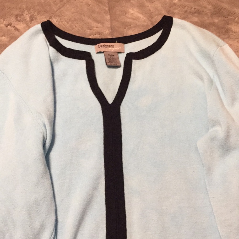 Baby Blue V-Neck cool mid-sleeve